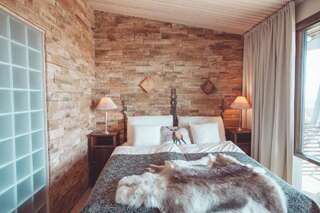 Отель Ruka Peak - Boutique Hotel & Restaurant Рука Люкс с гидромассажной ванной-1